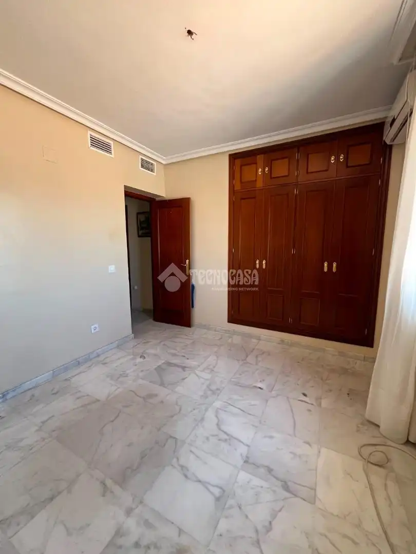 Habitación de Casa o chalet en venta en Alcalá de Guadaira con Aire acondicionado, Terraza y Amueblado