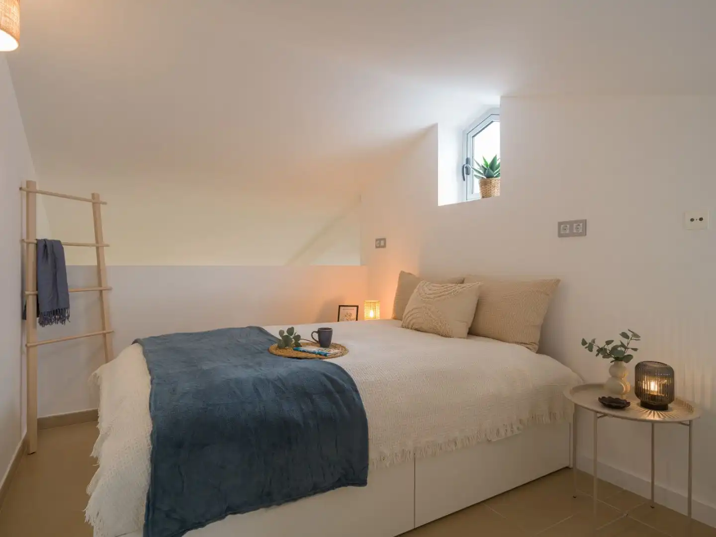 Bedroom of Attic for rent in Telde