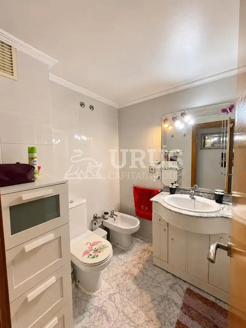 Piso en venta en CENTRO DE SALUD, Poniente-Norte - Miralbaida - Parque Azahara