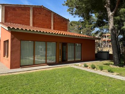 Vista exterior de Casa o xalet en venda en Vilajuïga amb Jardí privat