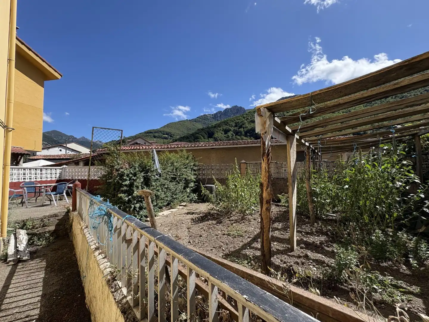 Jardín de Edificio en venta en Aller