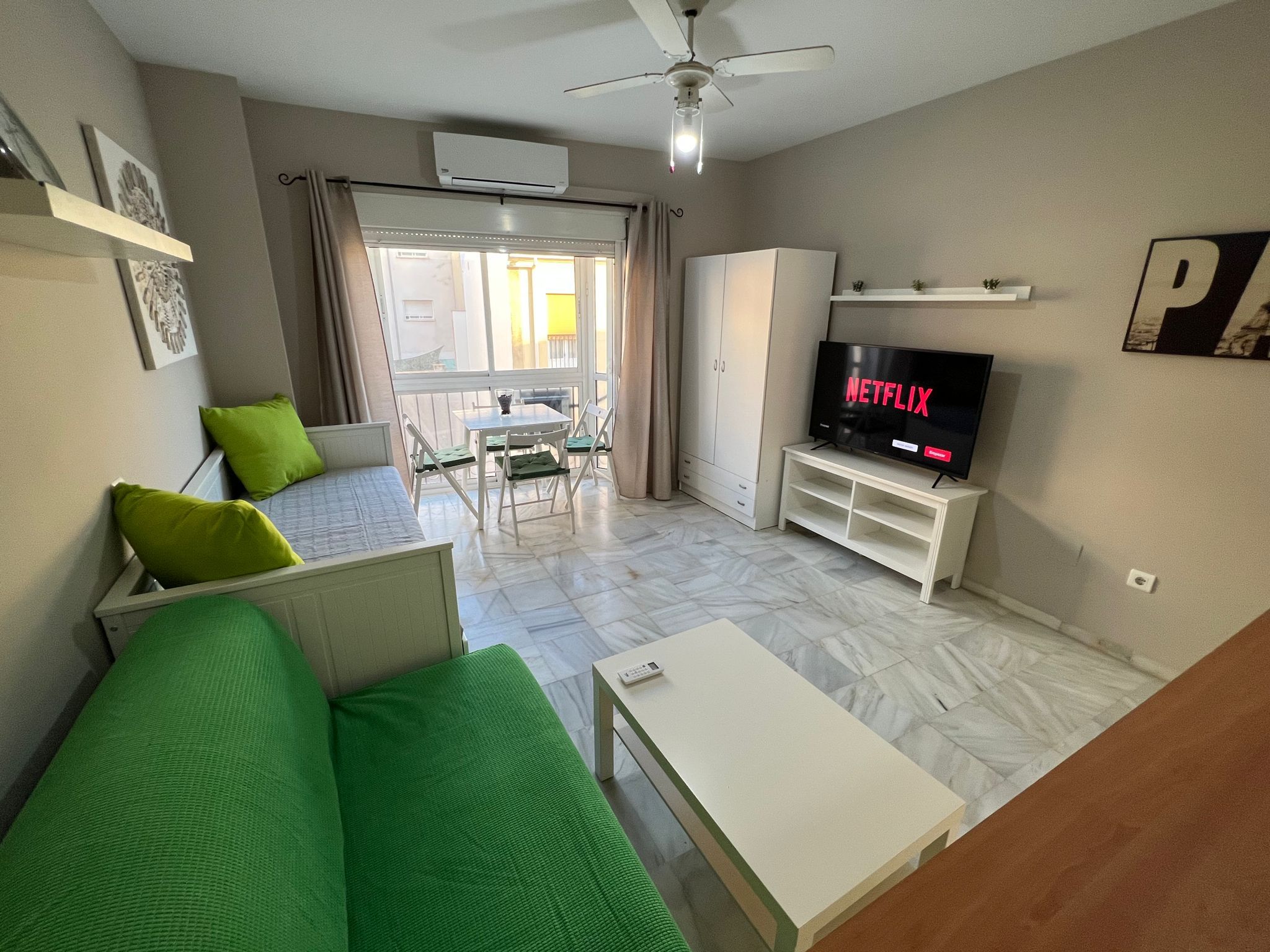 Study to rent in Calle Capuchinos, 9, El Molinillo - Capuchinos