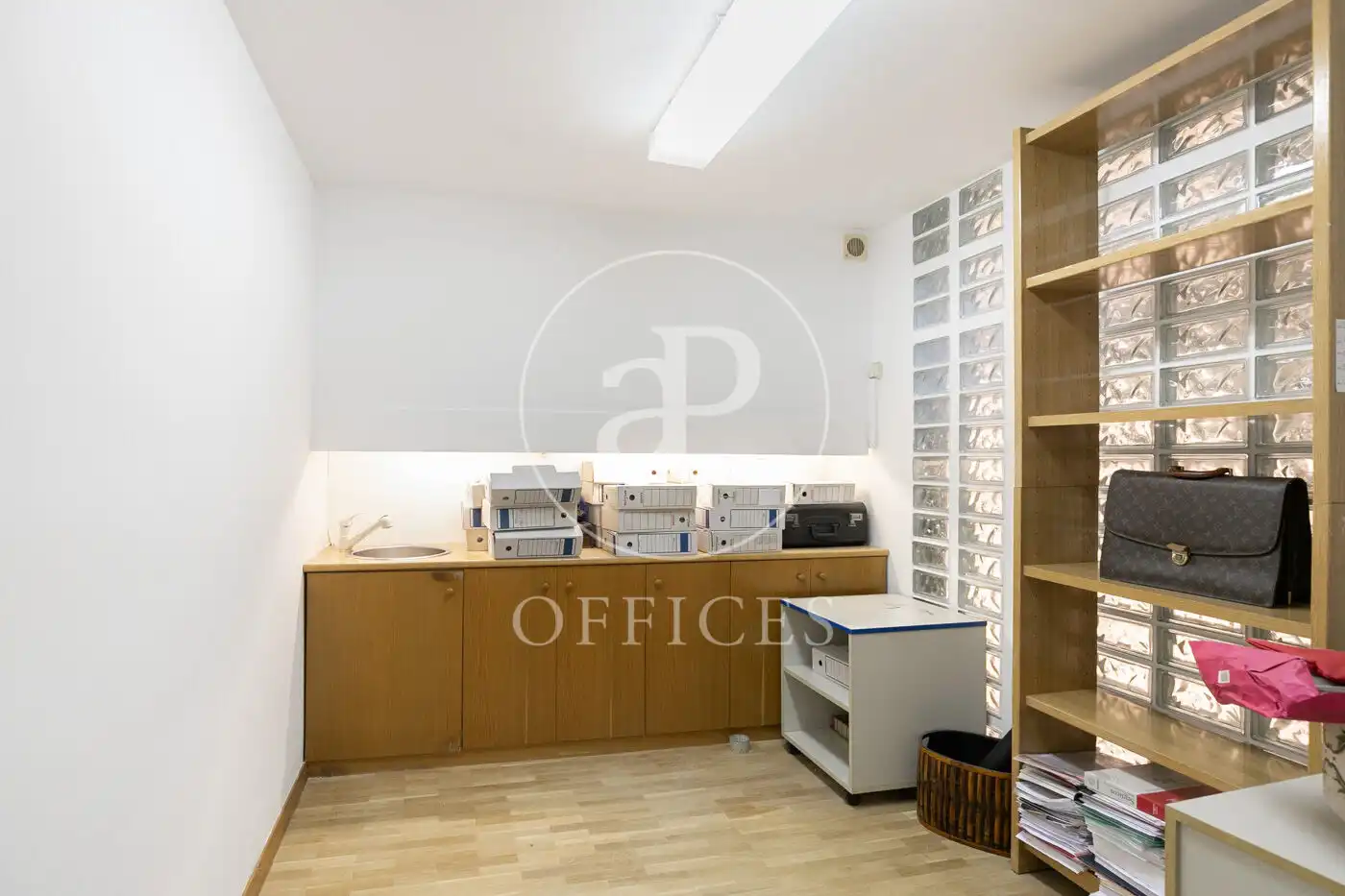 Büro zum Verkauf in Barcelona mit Klimaanlage und Heizung