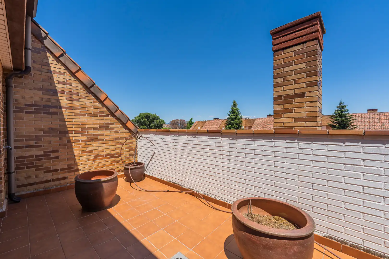 Terrassa de Casa adosada en venda en Las Rozas de Madrid amb Calefacció, Jardí privat i Piscina comunitària