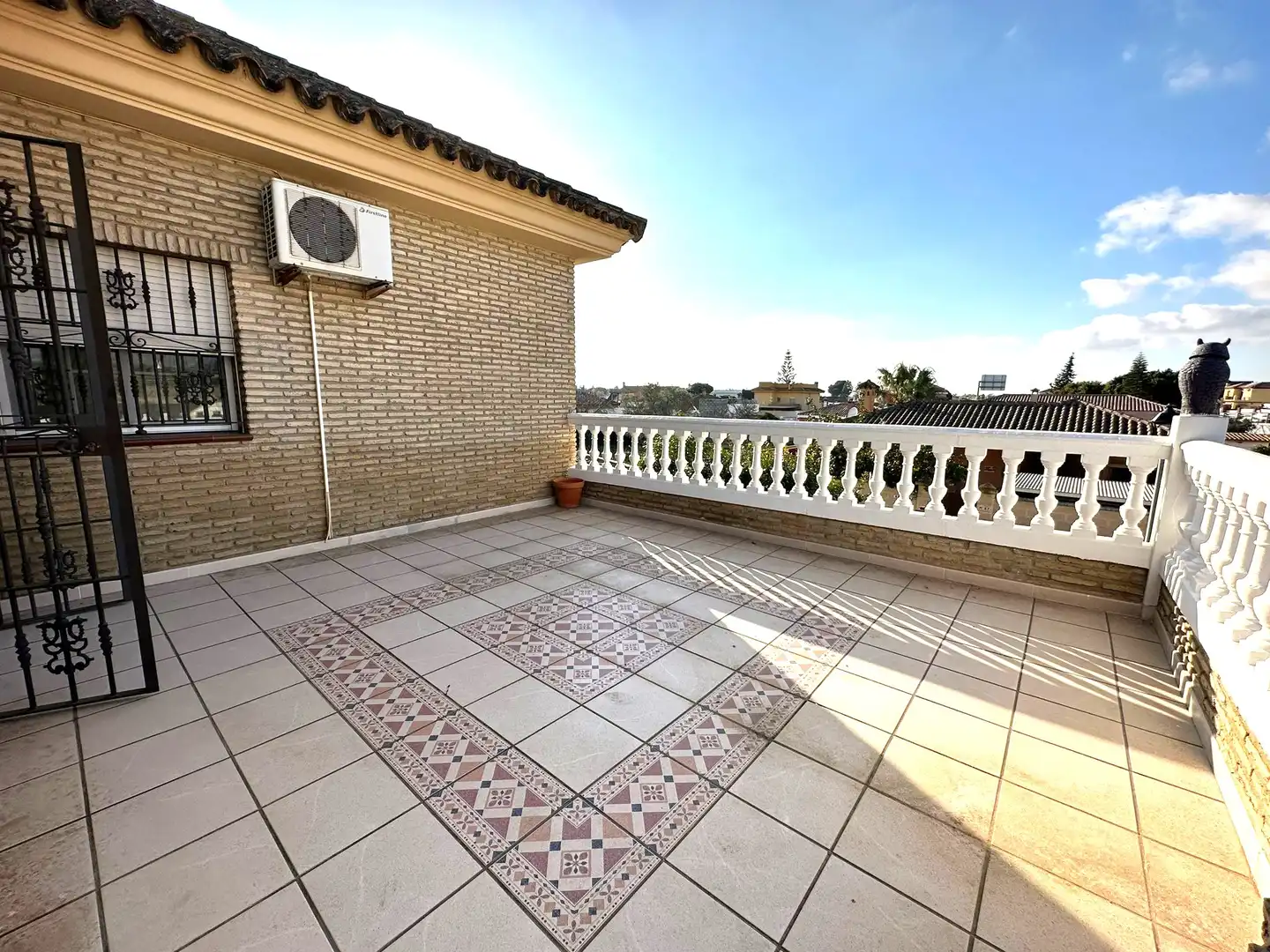 Terrassa de Casa o xalet en venda en El Puerto de Santa María amb Aire condicionat, Jardí privat i Terrassa