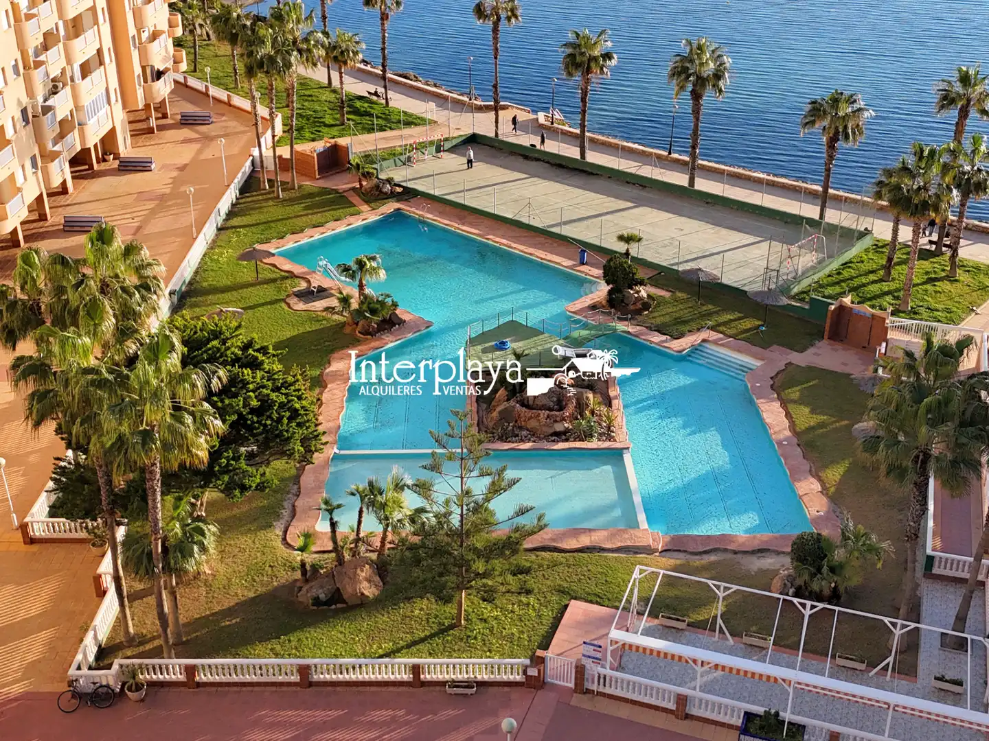 Schwimmbecken von Maisonette zum Verkauf in La Manga del Mar Menor mit Klimaanlage, Möbliert und Gemeinschaftspool