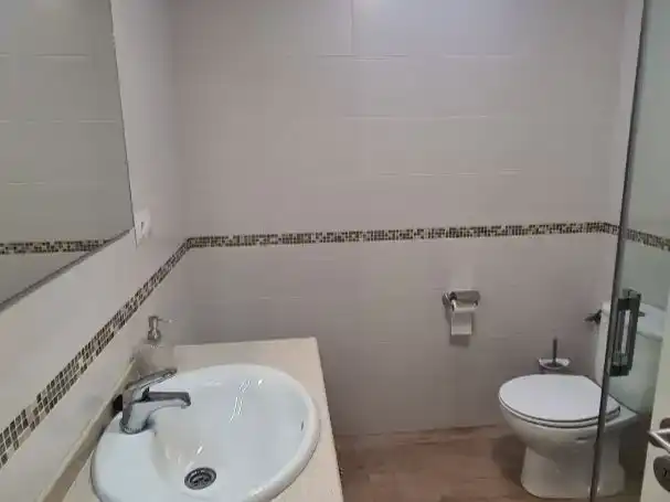 Bany de Casa o xalet de lloguer en Arteixo amb Jardí privat, Traster i Moblat