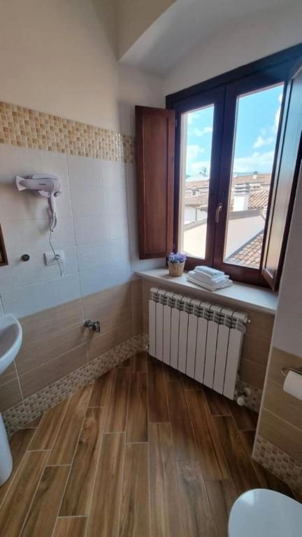 Baño de Piso de alquiler en  Huesca Capital con Amueblado y Se aceptan mascotas