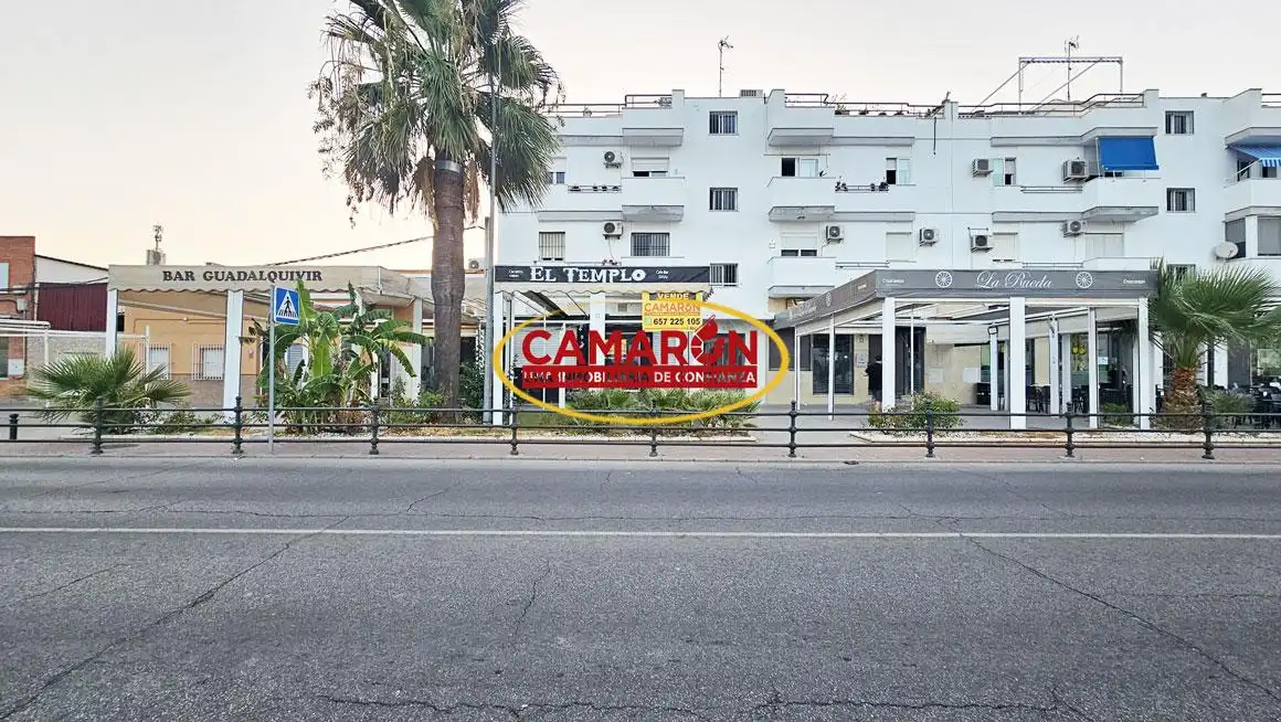 Local comercial en venta en Coria del Río, imagen 2
