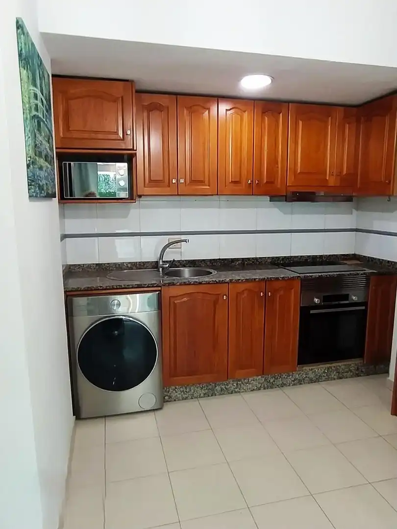Cuina de Àtic de lloguer en Las Palmas de Gran Canaria amb Terrassa i Moblat