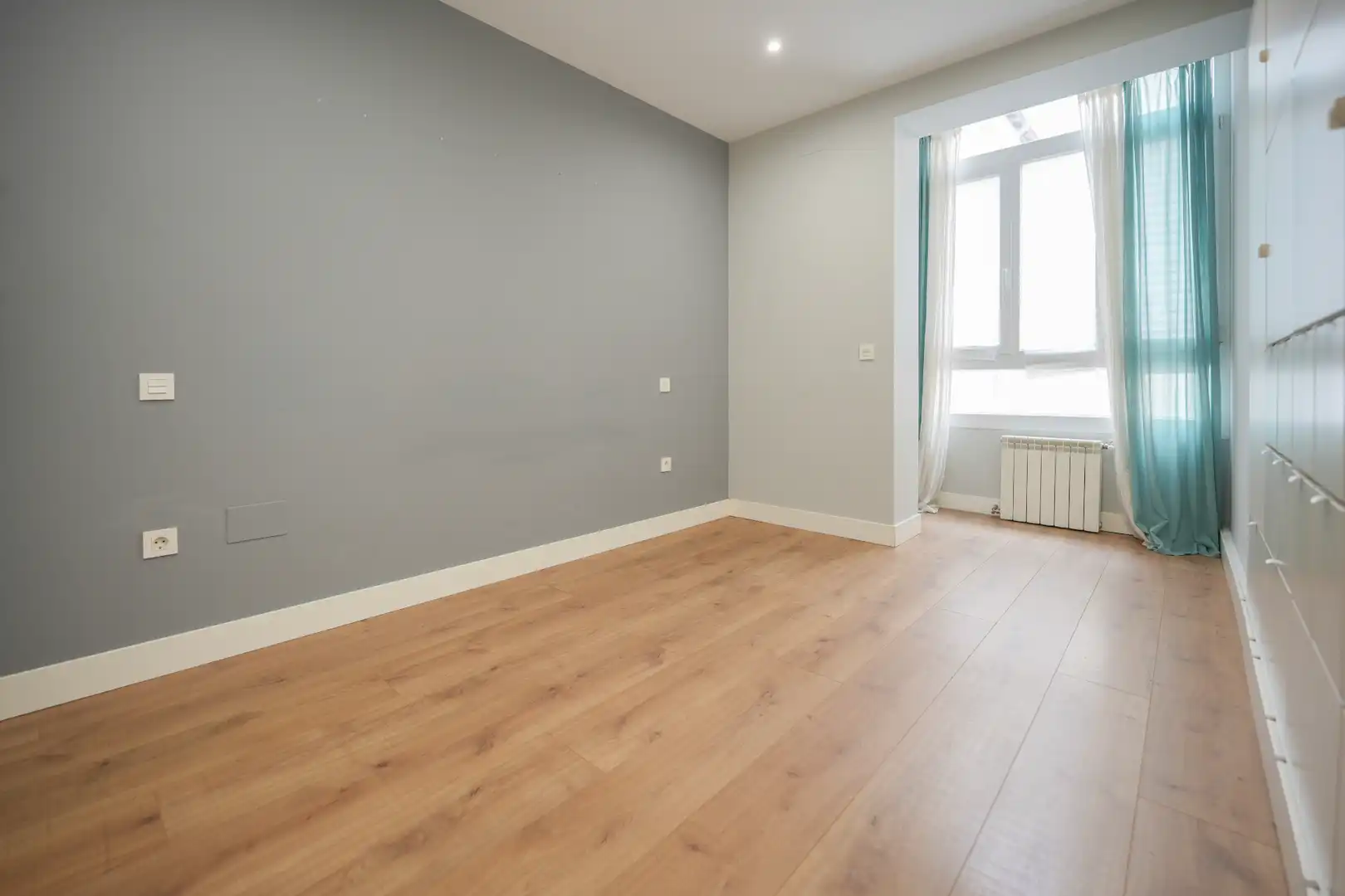 Schlafzimmer von Wohnung zum Verkauf in Valladolid mit Heizung, Parkett und Ofen