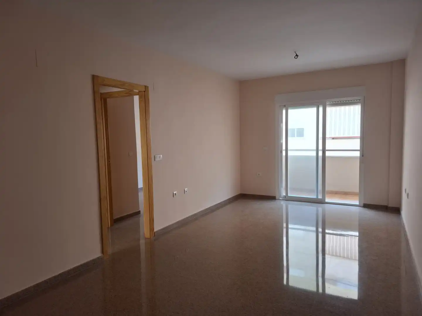 Wohnung zum Verkauf in Torrenueva Costa mit Terrasse und Abstellraum
