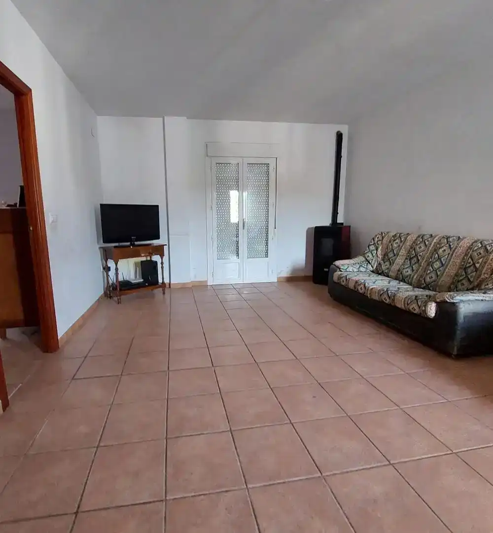 Sala d'estar de Pis en venda en Almedinilla amb Aire condicionat, Forn i Rentadora