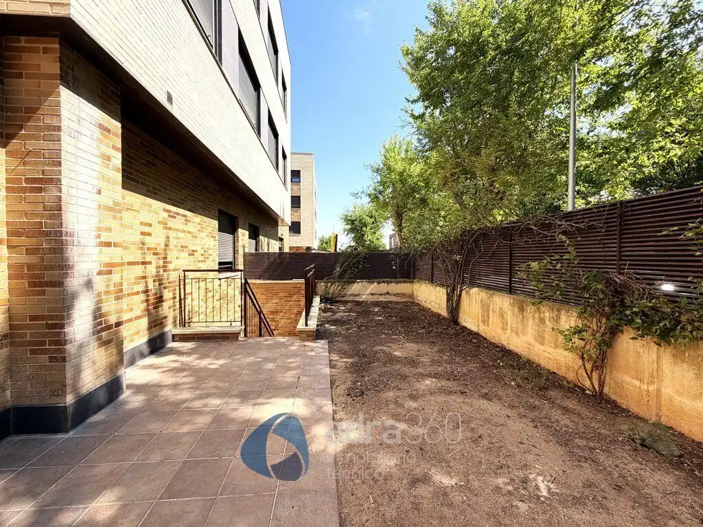 Terraza de Apartamento en venta en Lardero con Aire acondicionado, Calefacción y Jardín privado