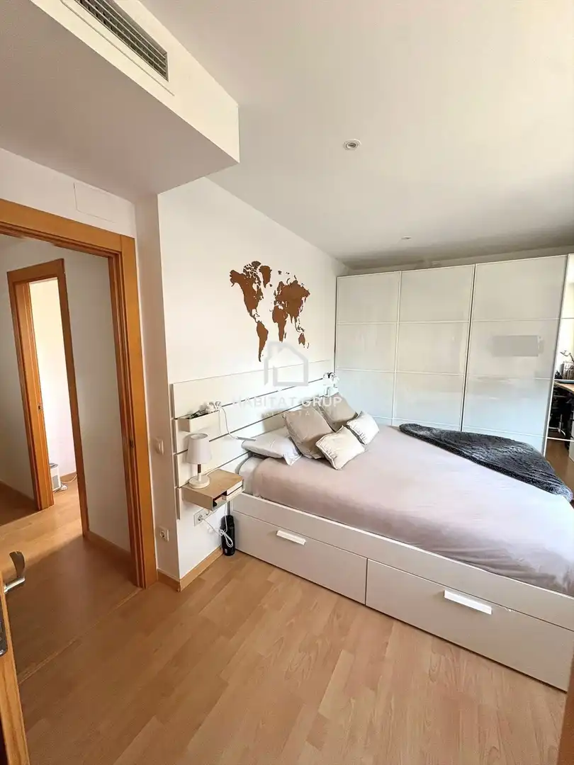Habitación de Piso en venta en Sant Just Desvern con Calefacción, Terraza y Piscina comunitaria