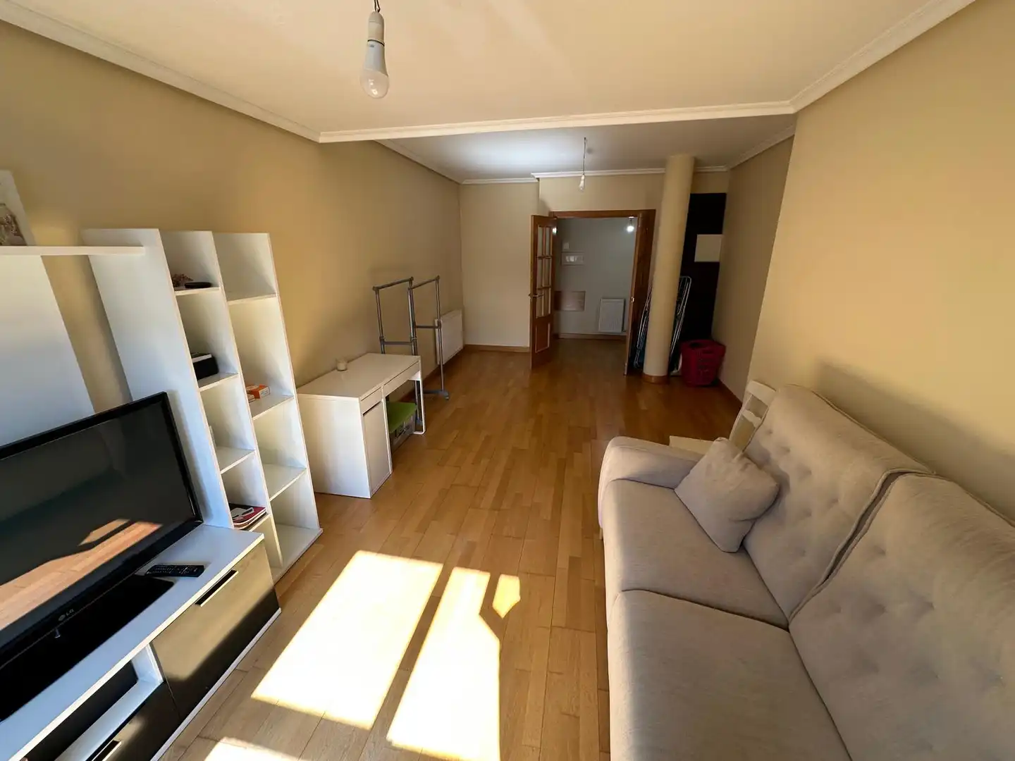 Sala d'estar de Apartament en venda en Burgos amb Calefacció, Traster i Balcó