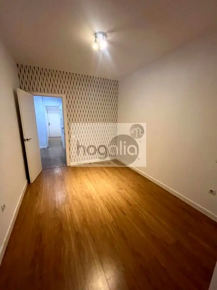 Schlafzimmer von Wohnung zur Miete in Sevilla mit Klimaanlage