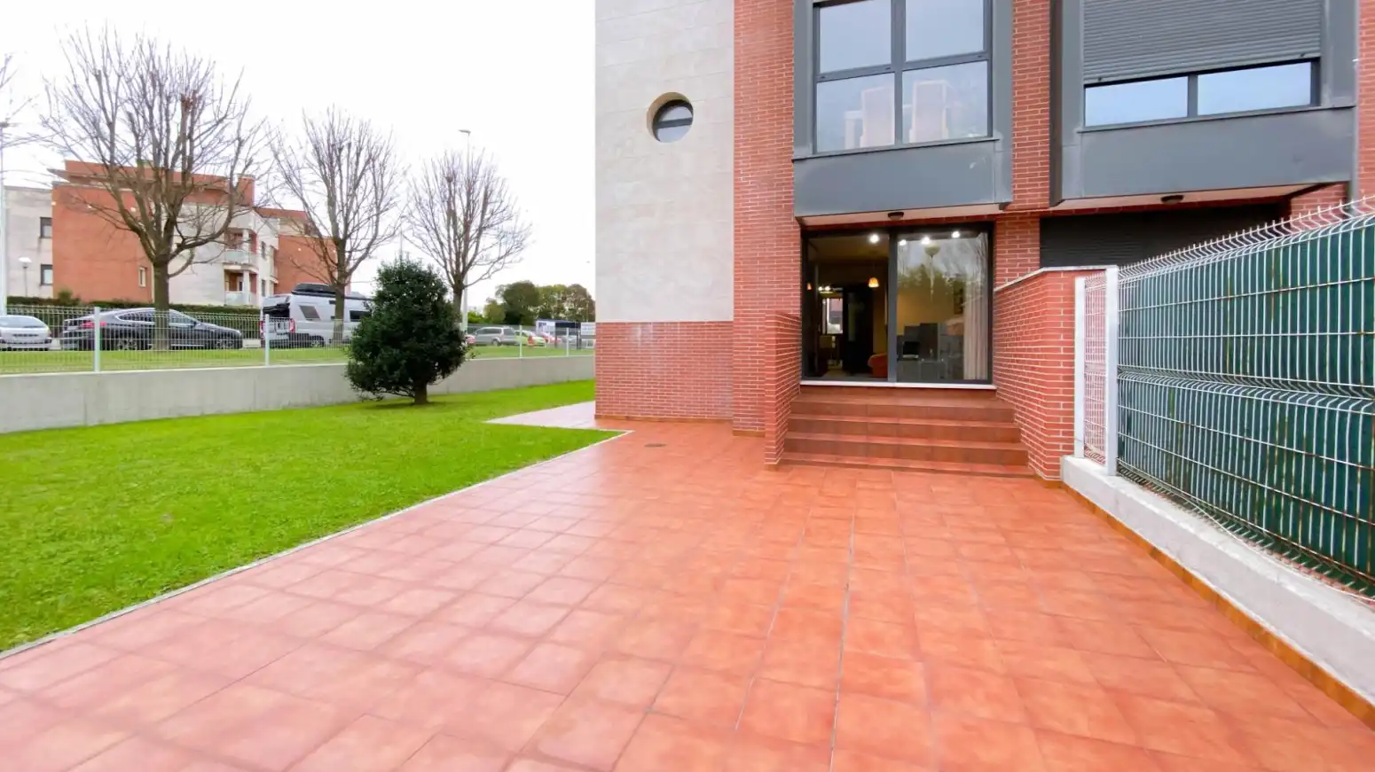 Vista exterior de Piso en venta en Santa Cruz de Bezana con Calefacción, Parquet y Terraza