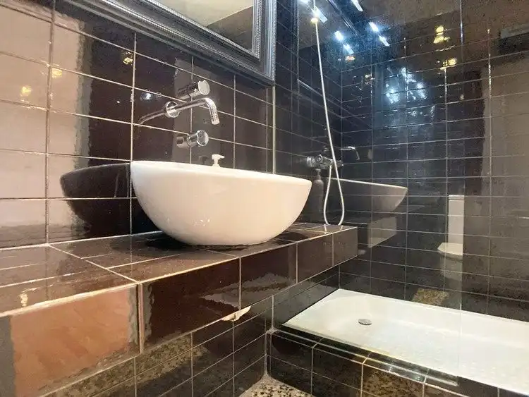 Baño de Estudio de alquiler en Madrid con Aire acondicionado, Calefacción y Parquet