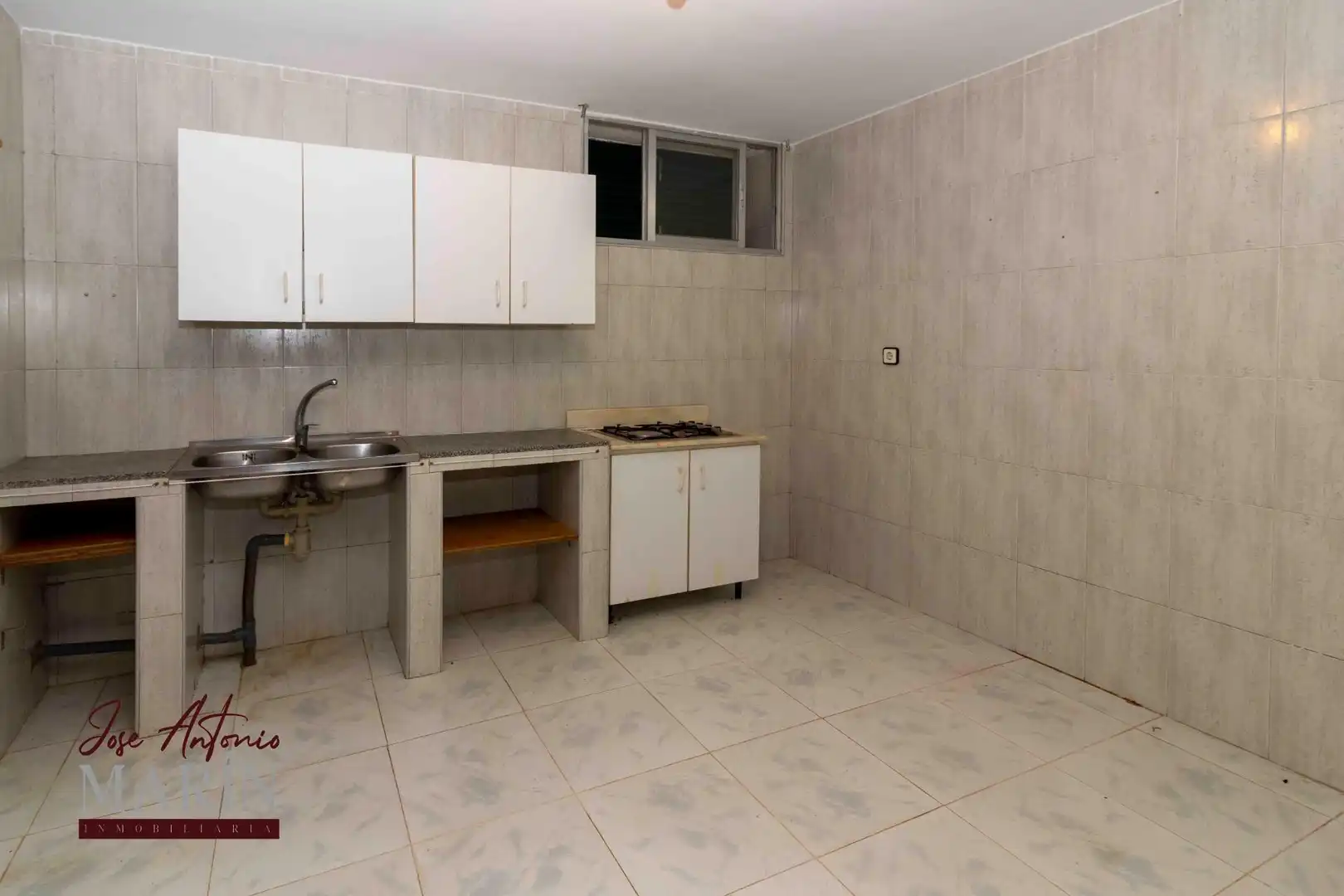 Cuina de Casa o xalet en venda en Badajoz amb Terrassa, Traster i Moblat
