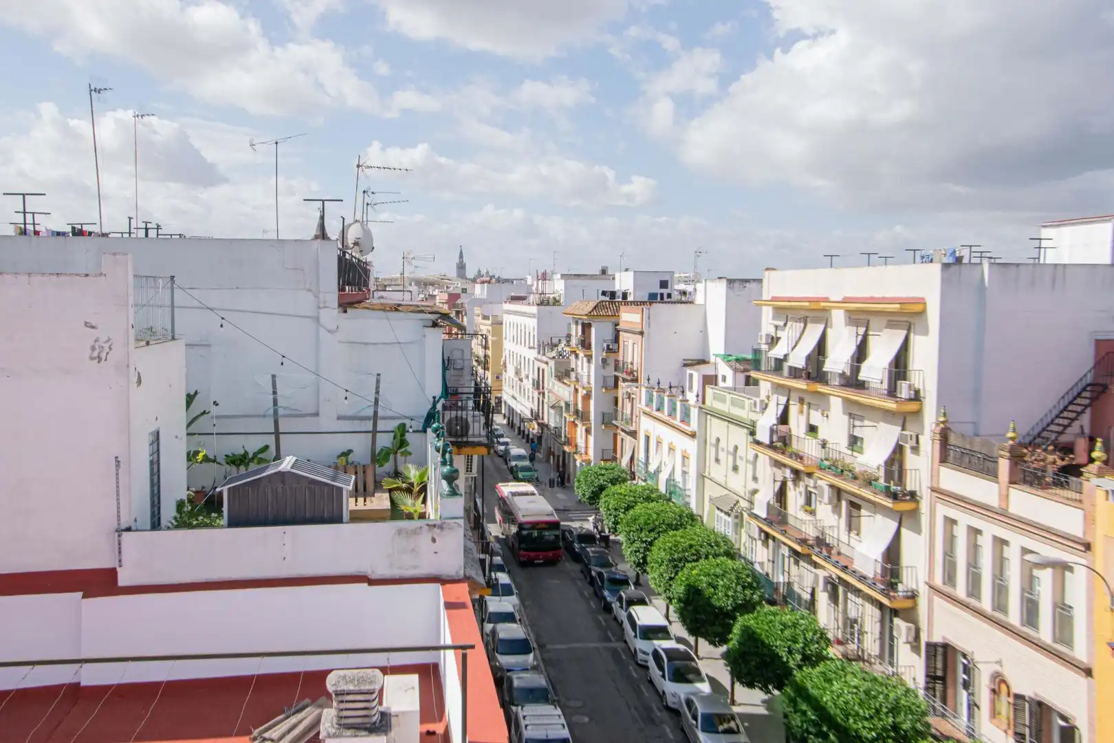 Exterior view of Flat for sale in Sevilla  with Air Conditioner, Terrace and Furnished