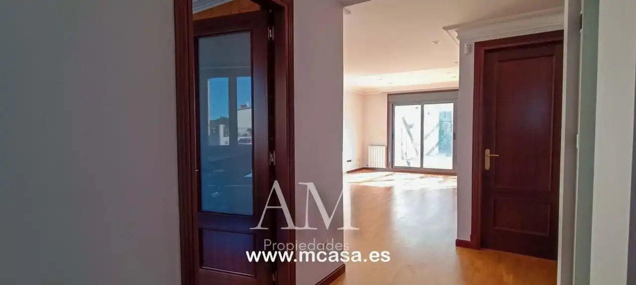 Casa o xalet en venda en Vigo  amb Calefacció, Jardí privat i Terrassa