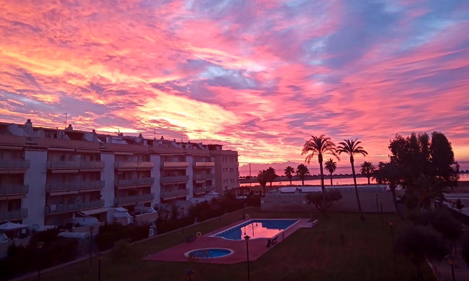 Vista exterior de Pis en venda en Cubelles amb Aire condicionat, Calefacció i Parquet