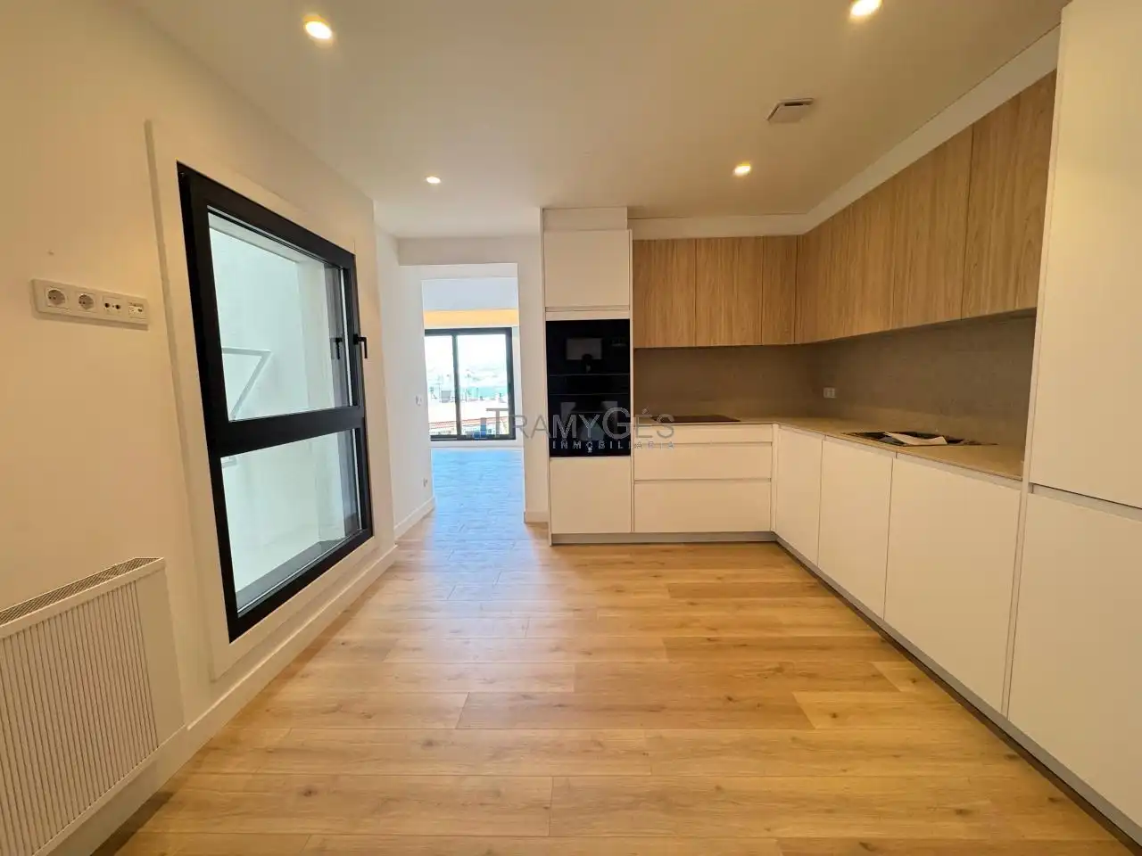 Kitchen of Flat for sale in Vigo   with Heating, Terrace and Storage room