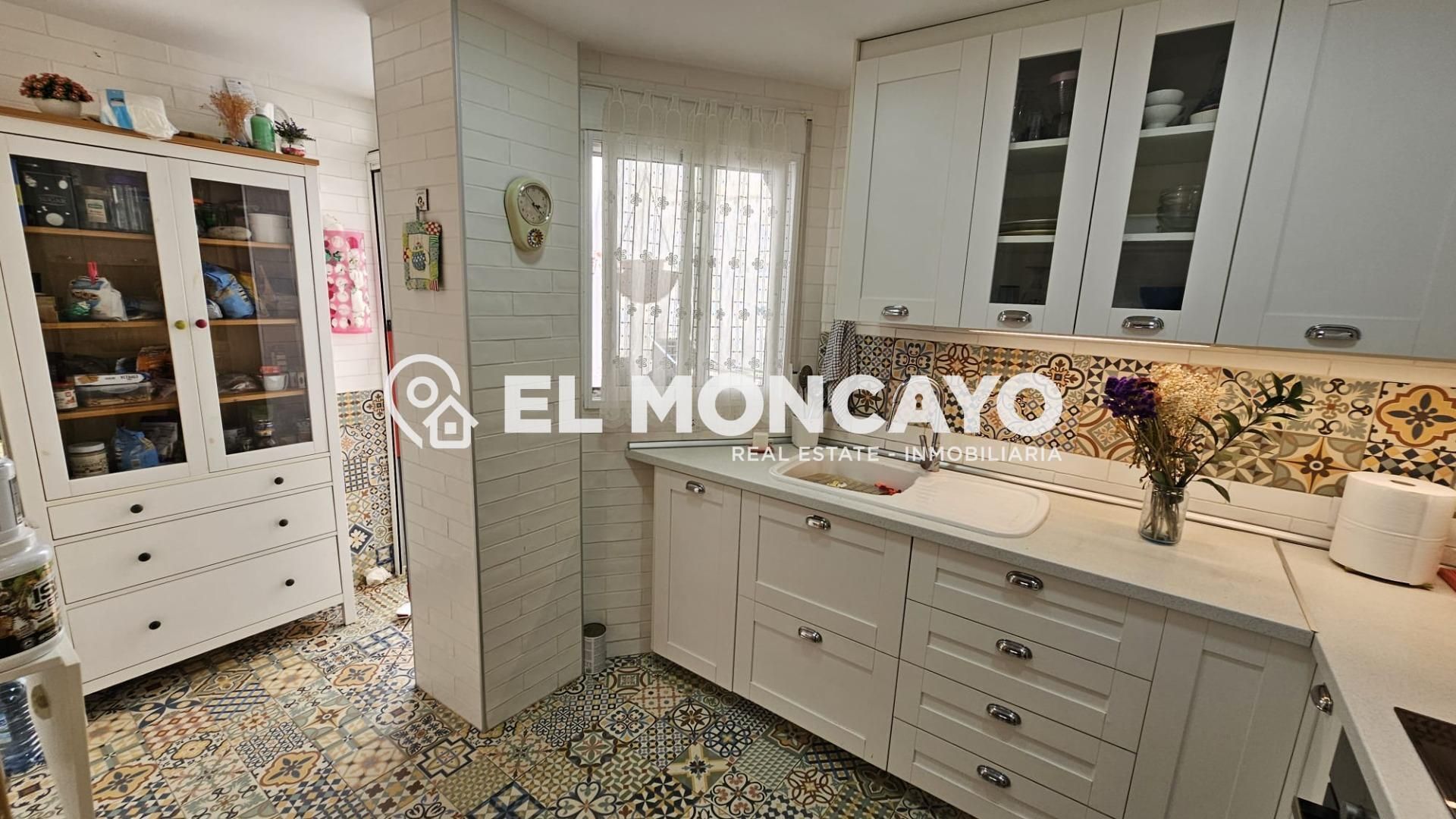 Kitchen of Apartment for sale in Guardamar del Segura  with Air Conditioner, Heating and Terrace