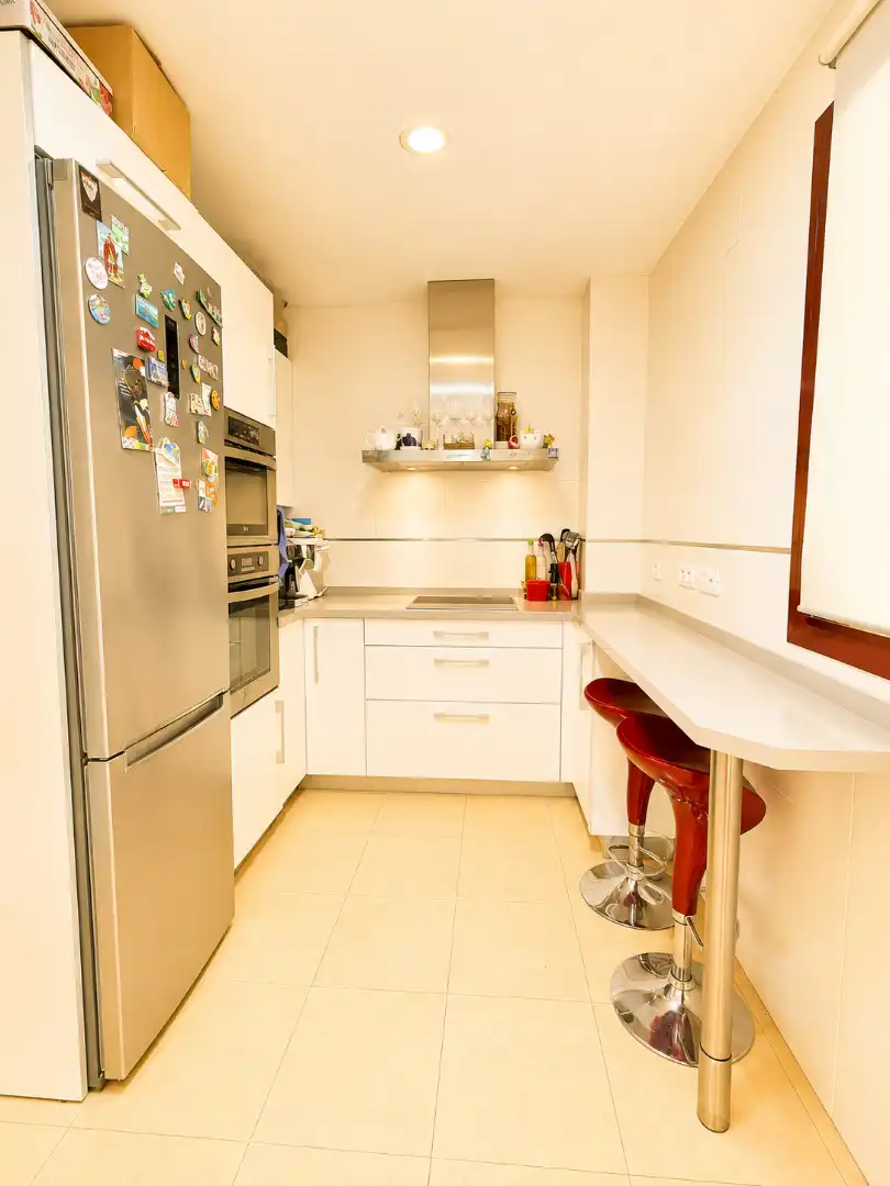 Kitchen of Flat for sale in Sevilla  with Air Conditioner and Community pool