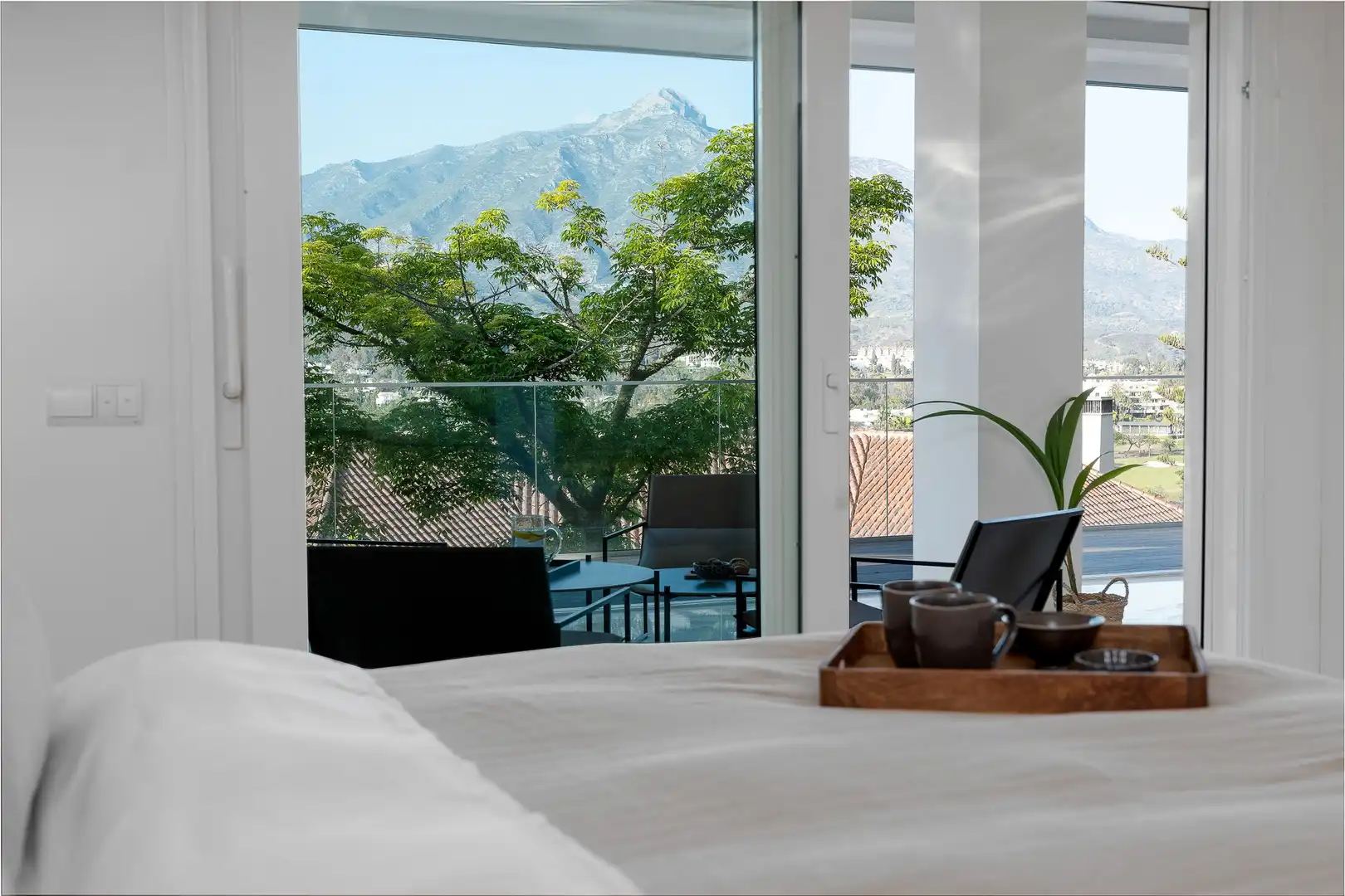 Habitación de Planta baja en venta en Marbella con Aire acondicionado, Calefacción y Jardín privado
