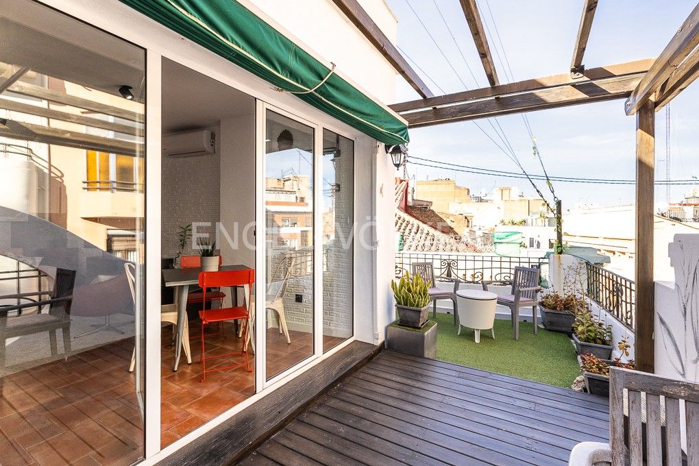 Terraza de Ático de alquiler en  Valencia Capital con Aire acondicionado, Calefacción y Terraza