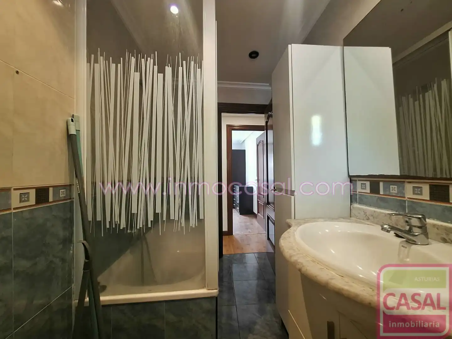 Badezimmer von Wohnung zur Miete in Mieres (Asturias) mit Heizung, Abstellraum und Möbliert