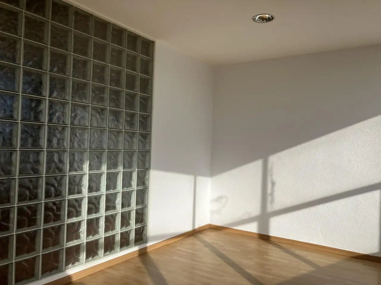 Habitación de Nave industrial en venta en Madrid