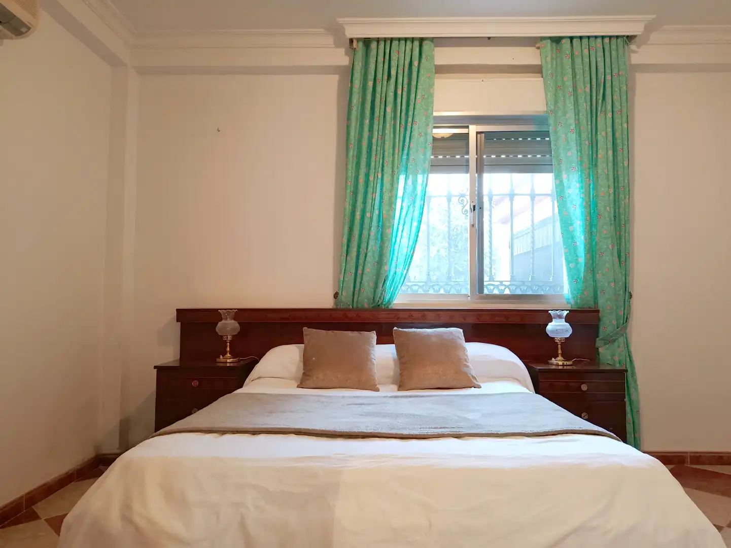 Schlafzimmer von Country house zum Verkauf in Hinojos mit Privatgarten, Terrasse und Schwimmbad