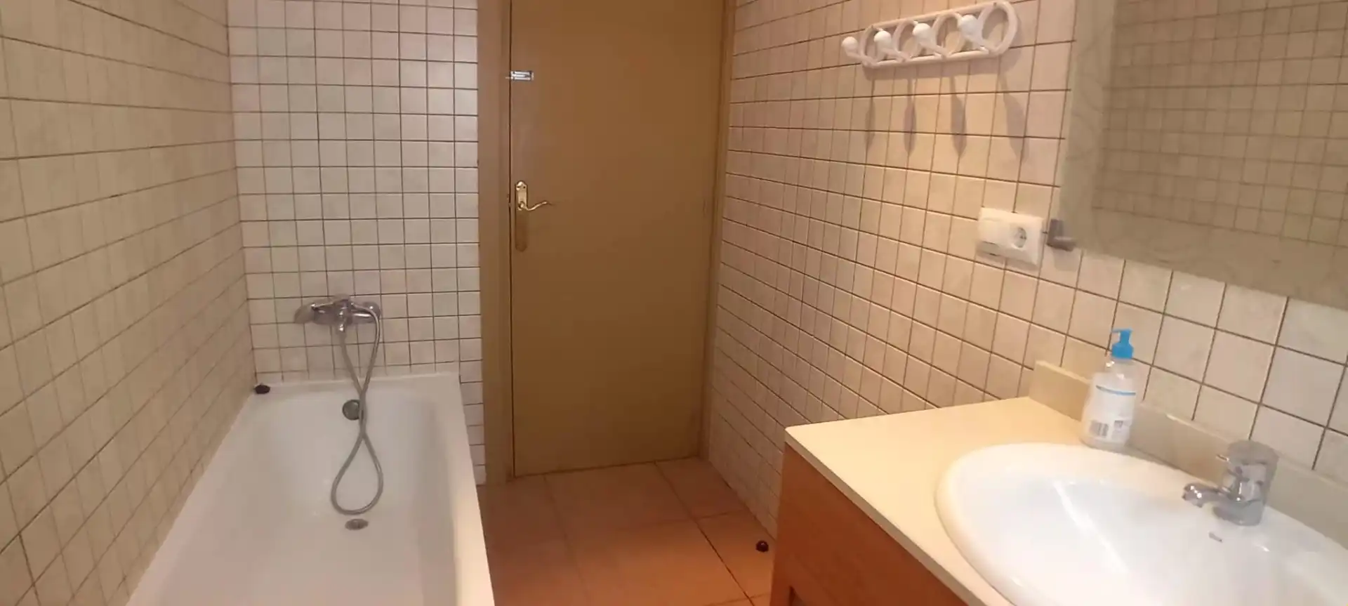 Bany de Pis en venda en Reus amb Moblat i Balcó