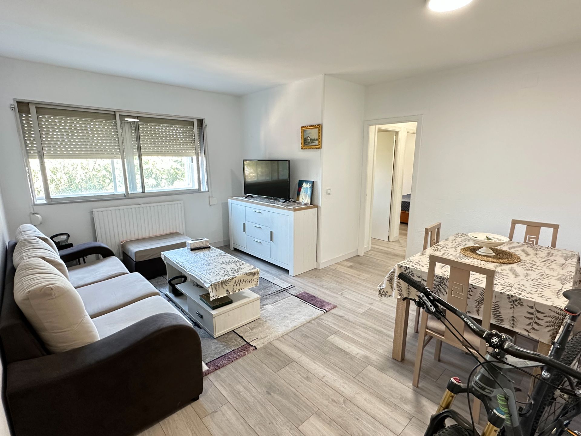 Sala de estar de Piso en venta en  Madrid Capital con Calefacción y Parquet