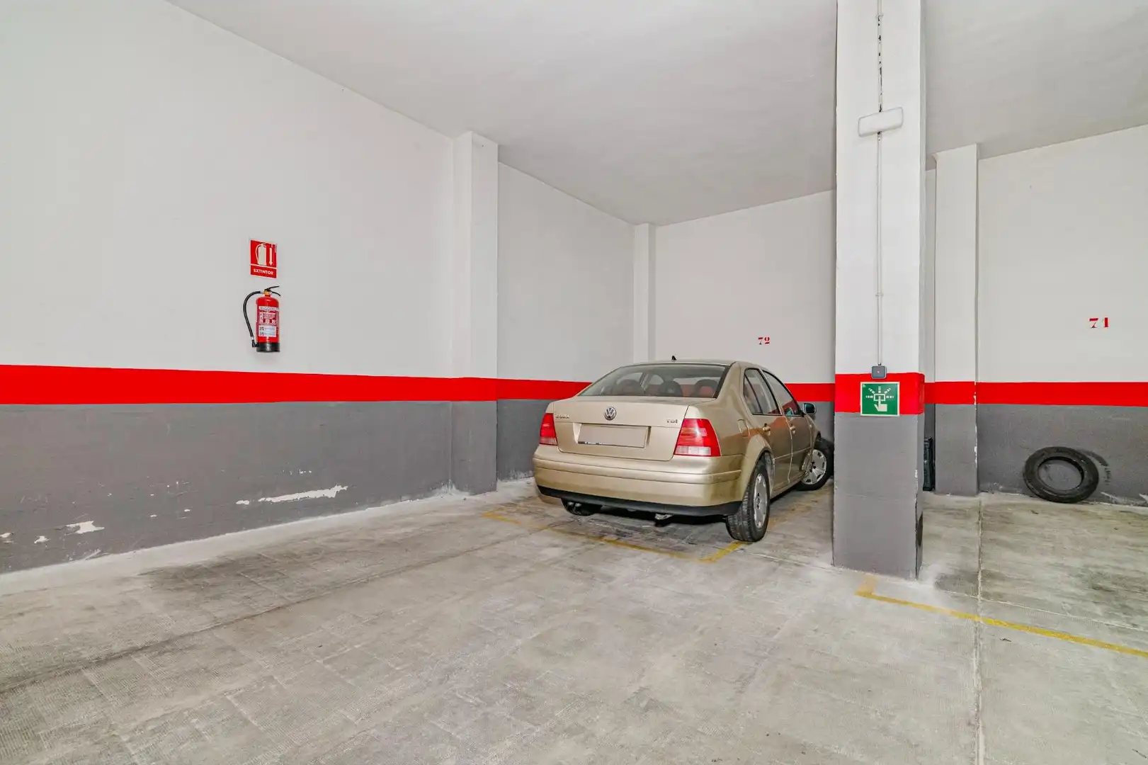 Parking de Piso en venta en Granada con Aire acondicionado, Calefacción y Balcón