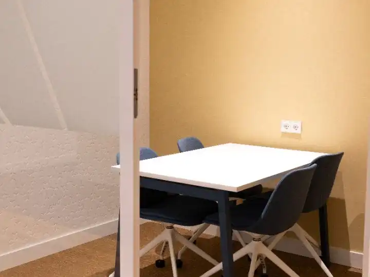 Office for rent in Madrid  with Air Conditioner, Heating and Furnished