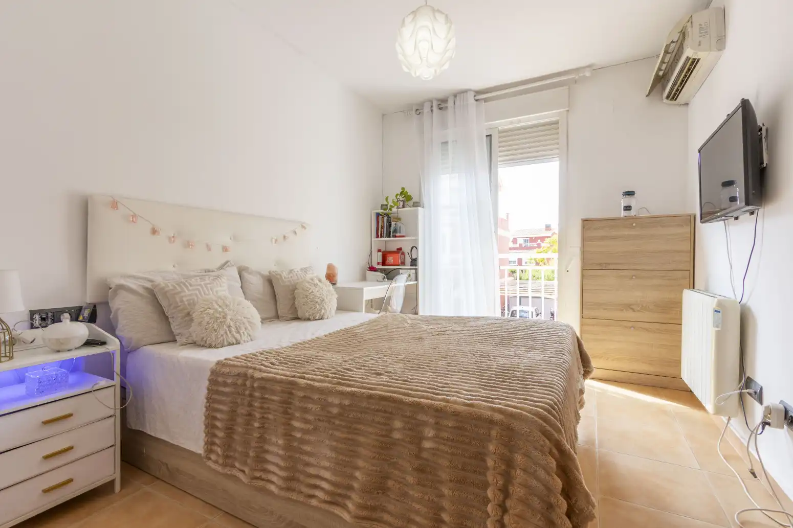 Bedroom of Houses for sale in Moncada  with Air Conditioner, Heating and Private garden