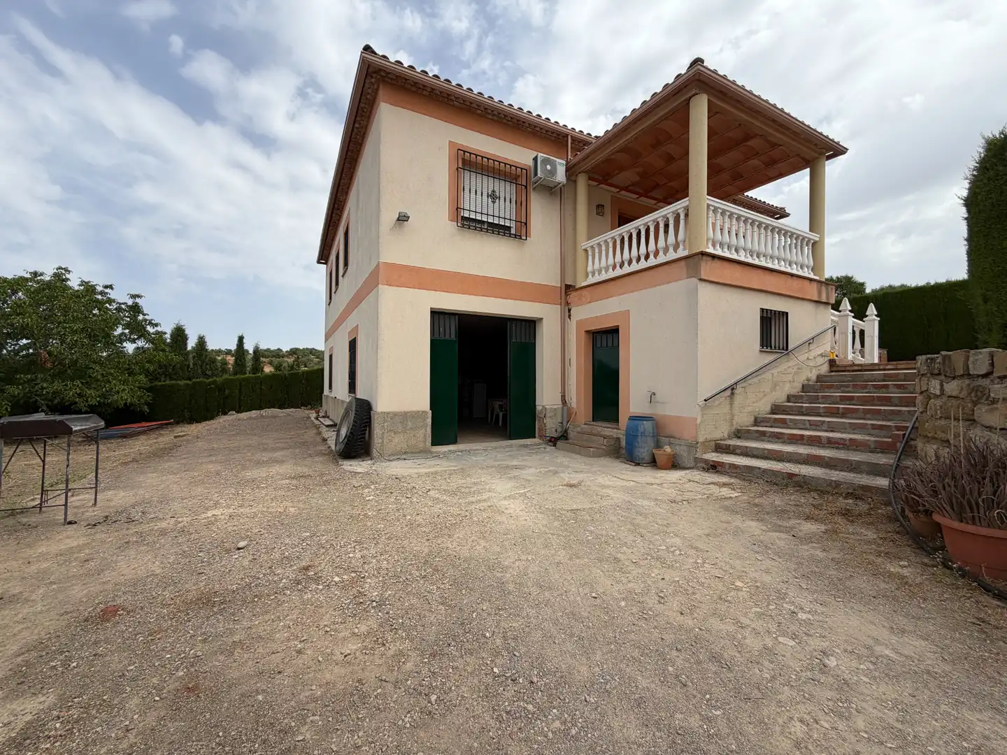 Exterior view of Houses for sale in Úbeda  with Air Conditioner, Private garden and Terrace