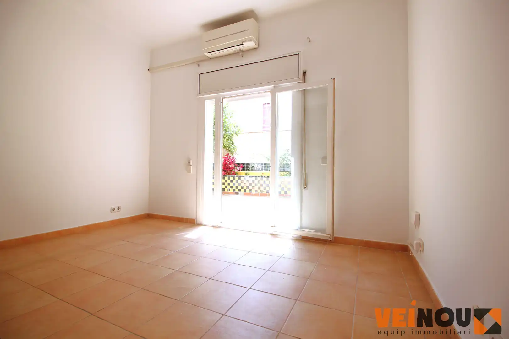 Sala de estar de Planta baja en venta en Barcelona con Aire acondicionado y Horno