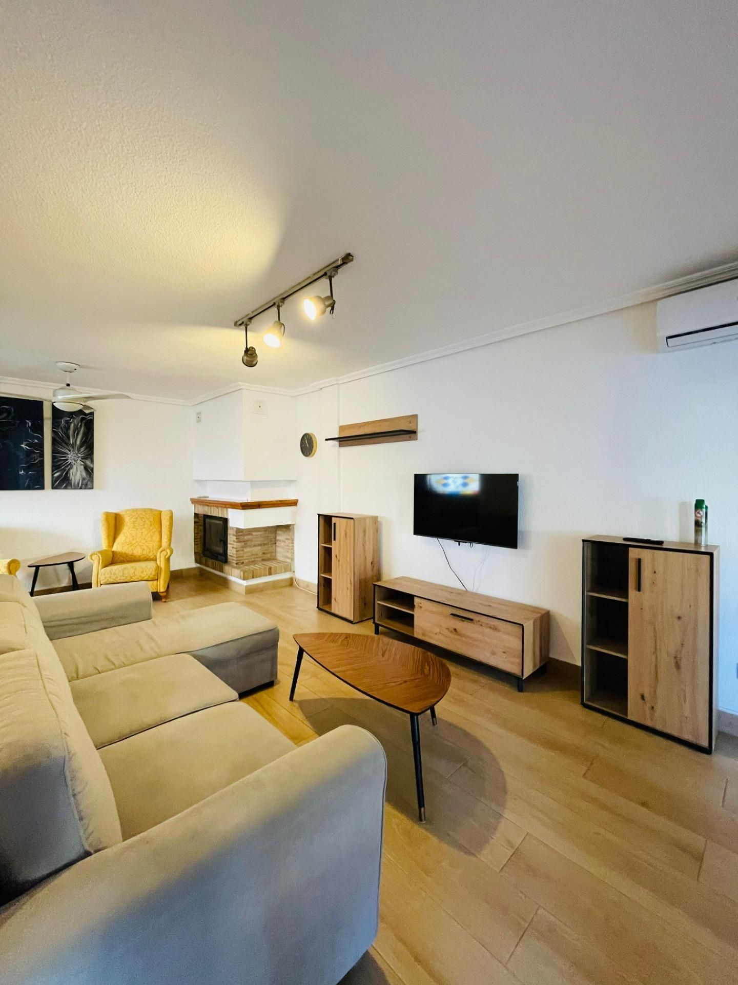 Living room of Single-family semi-detached to rent in Alicante / Alacant  with Air Conditioner, Heating and Private garden