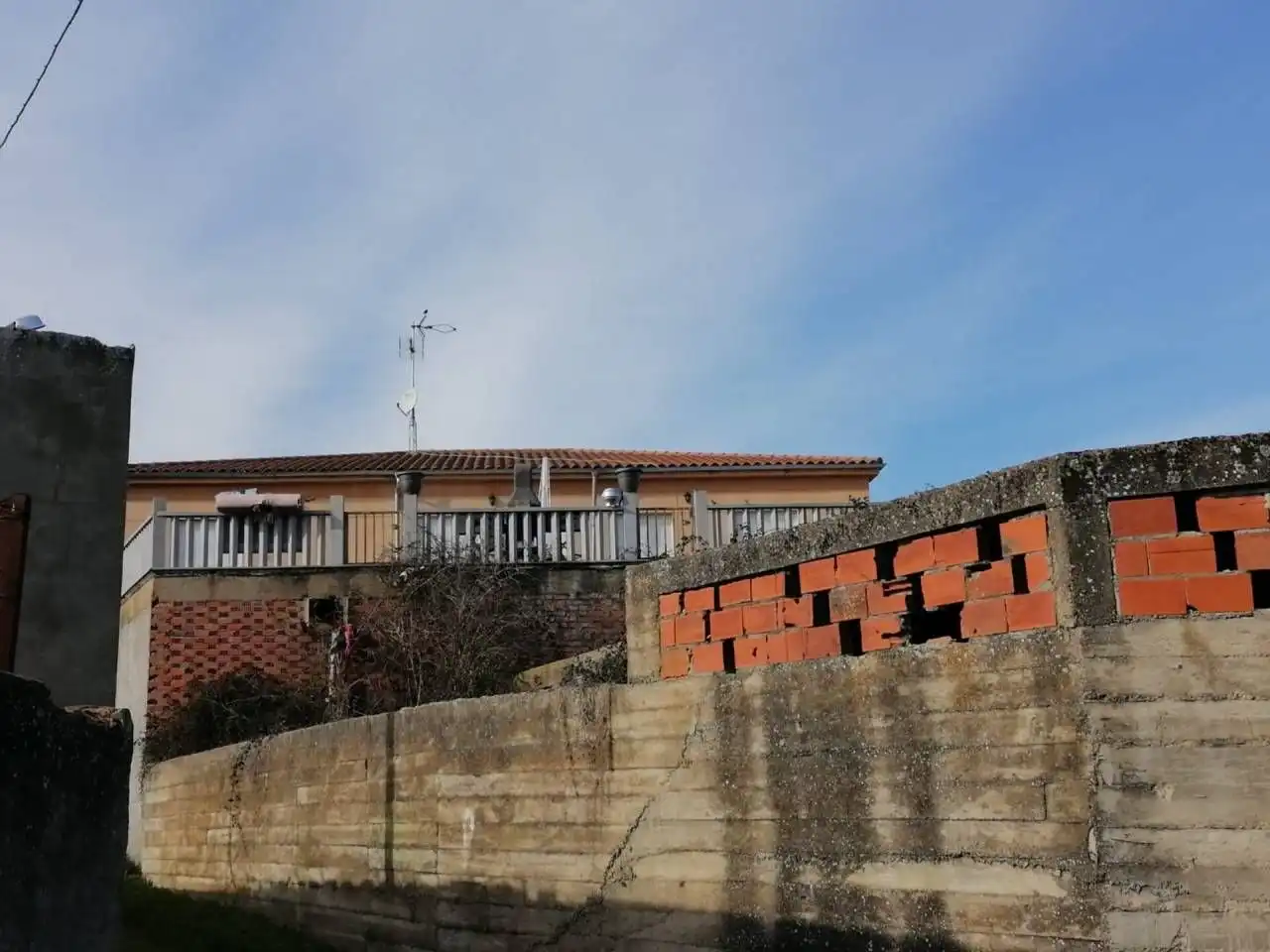 Exterior view of Houses for sale in Fuentes de Oñoro  with Air Conditioner, Terrace and Swimming Pool
