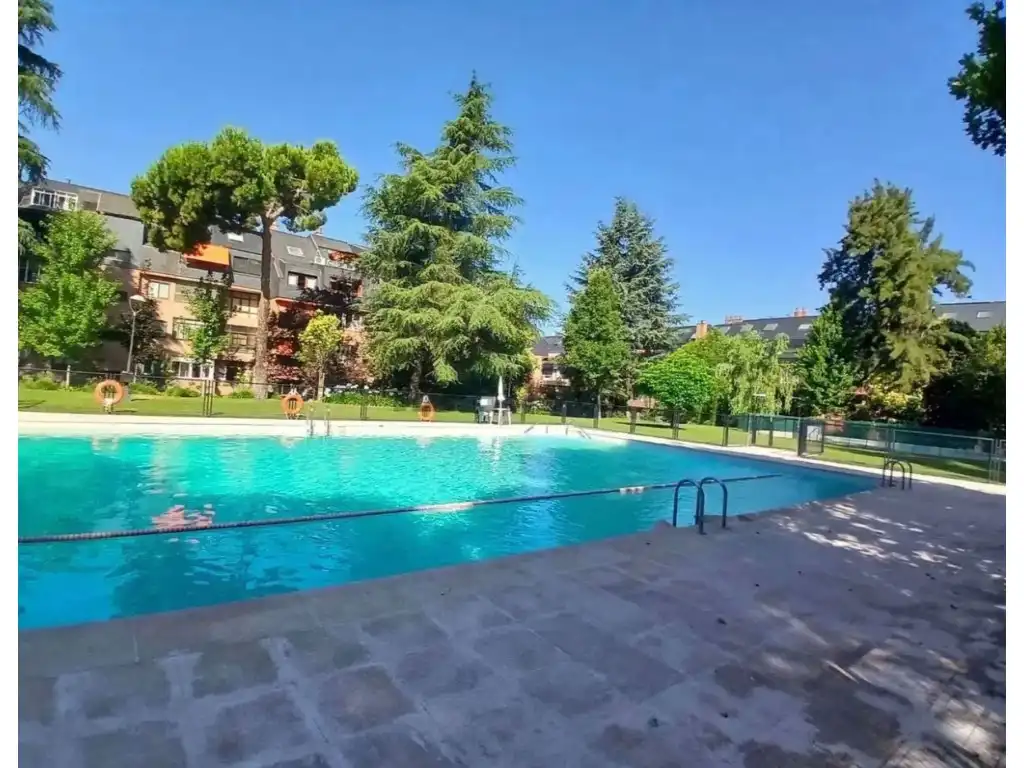 Swimming pool of Flat for sale in Las Rozas de Madrid  with Heating, Terrace and Swimming Pool