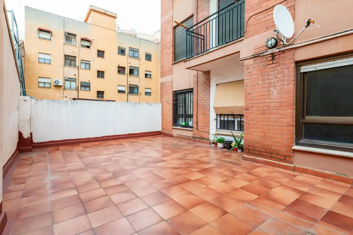 Terraza de Piso en venta en Castellón de la Plana / Castelló de la Plana con Calefacción, Terraza y Balcón