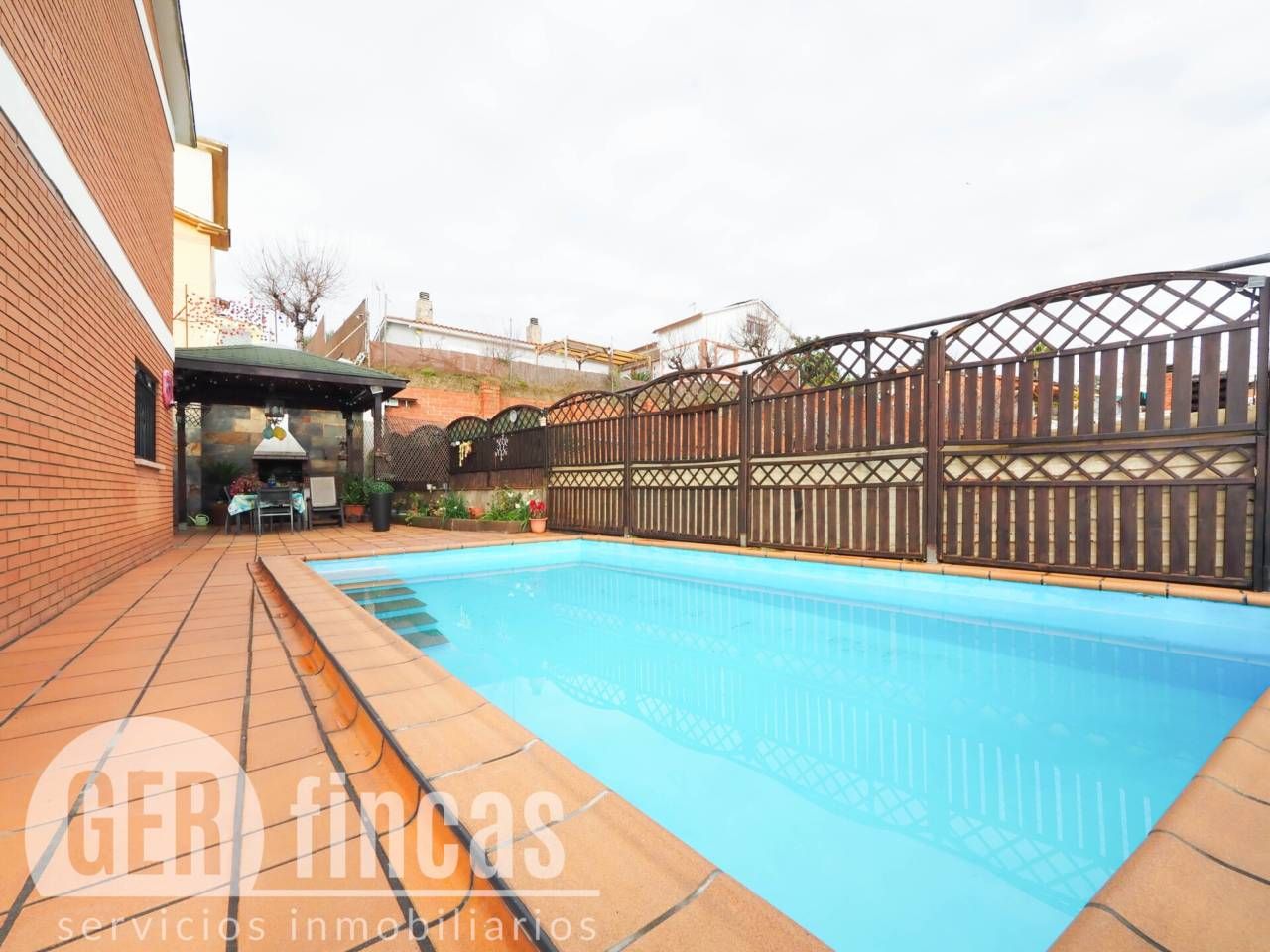 Piscina de Casa o chalet en venta en Terrassa con Aire acondicionado, Calefacción y Terraza