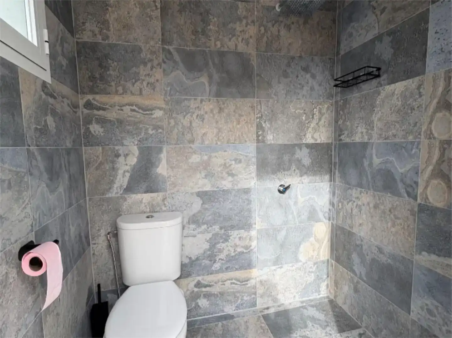 Baño de Finca rústica de alquiler en Cómpeta, Málaga