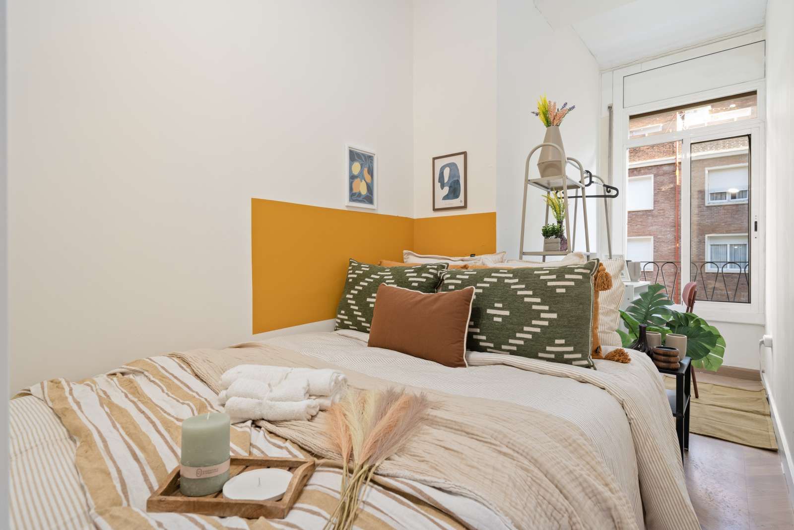 Bedroom of Flat to share in  Barcelona Capital  with Air Conditioner, Heating and Terrace