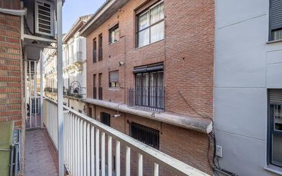 Exterior view of Flat for sale in  Granada Capital  with Balcony